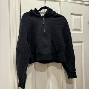 Lululemon Cropped Scuba